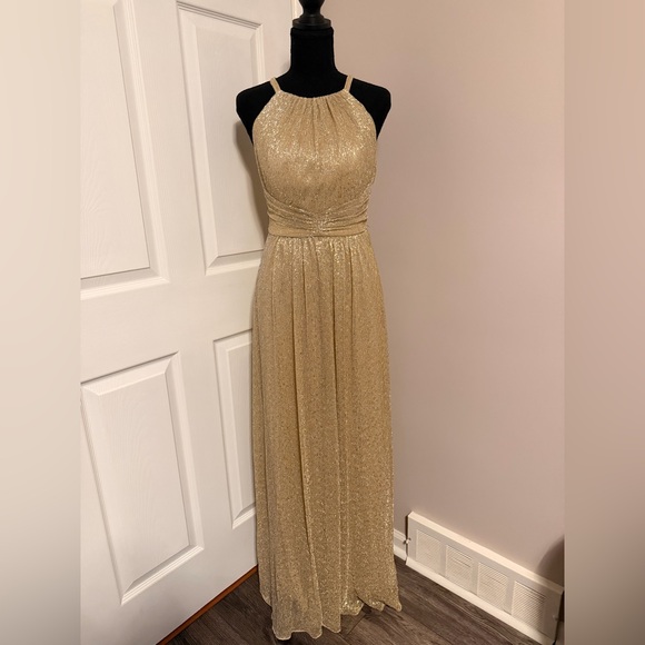 Vince Camuto Dresses & Skirts - Vince Camuto Gold Maxi Dress